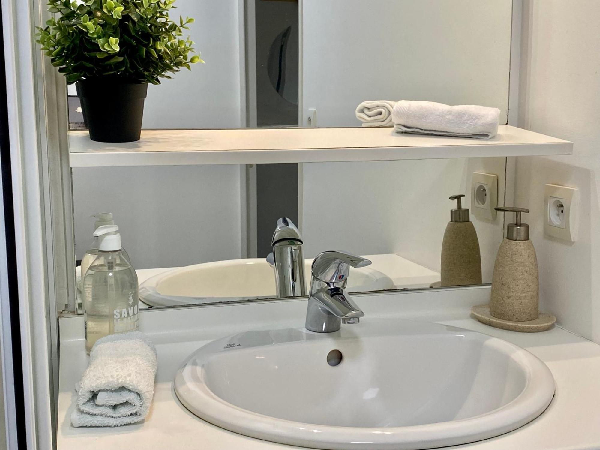 Appartement, Confort, Parking, Terrasse Dinan Esterno foto