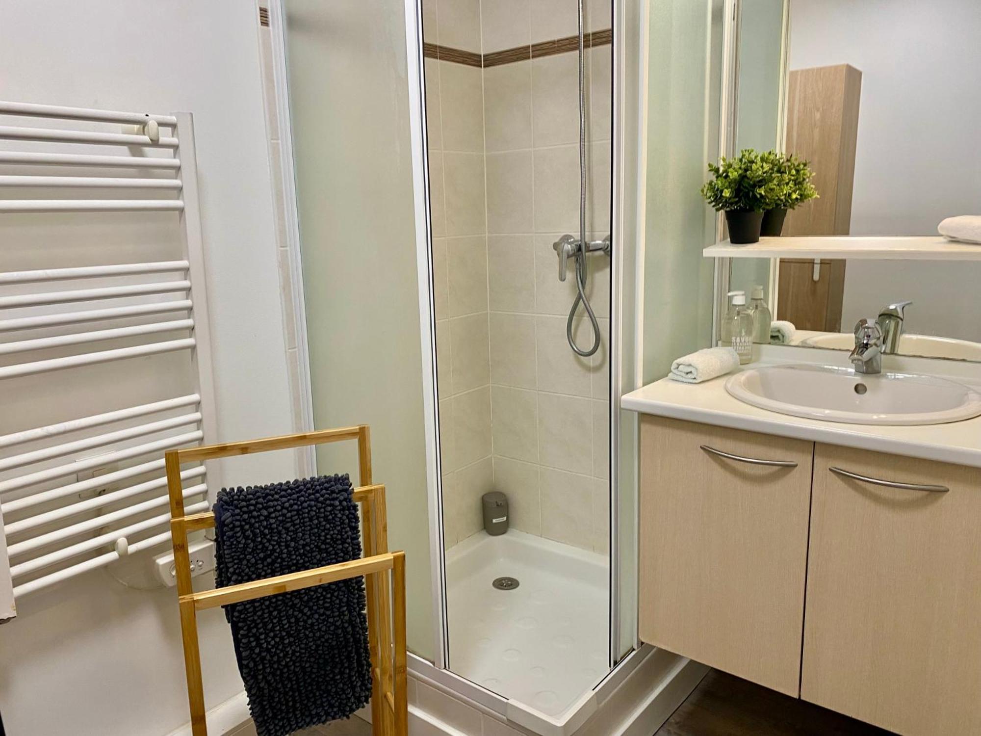 Appartement, Confort, Parking, Terrasse Dinan Esterno foto