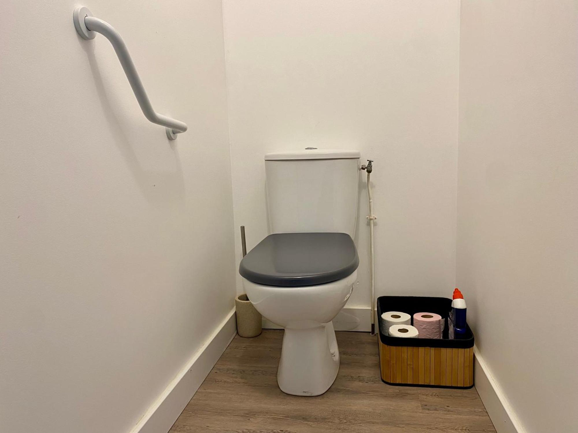 Appartement, Confort, Parking, Terrasse Dinan Esterno foto